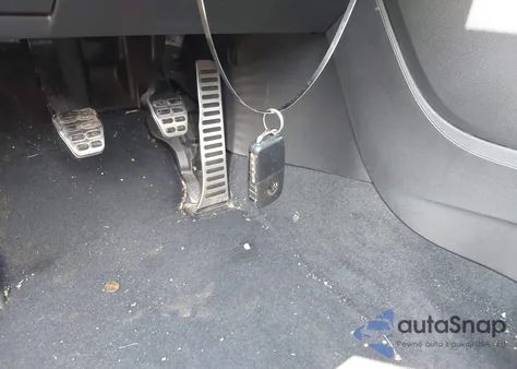 2013 Volkswagen Beetle 2.0T z USA, uszkodzony, nr VIN 3VW8A7AT8DM802832